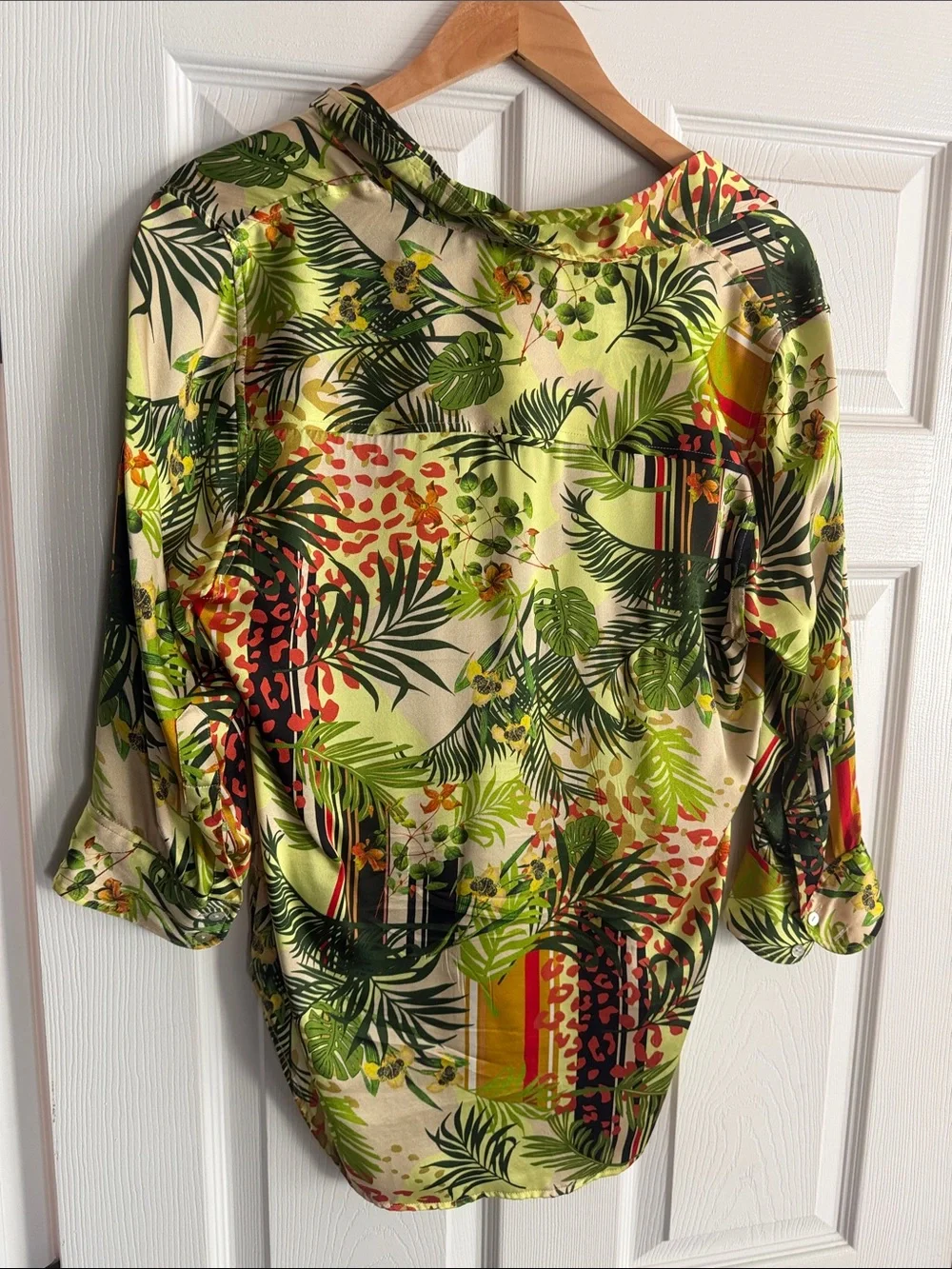 L’Agence Tropical Print Button-Up Silk Top in Multi Green - Picture 4 of 4